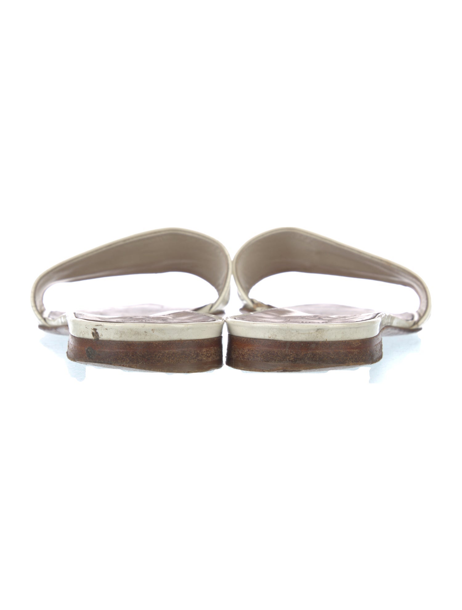 Chanel Interlocking CC Logo Patent Leather Slides